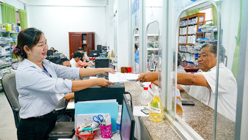 Ðẩy lùi tham nhũng, tiêu cực