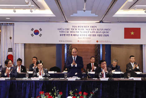 Chủ tịch nước Nguyễn Xuân Phúc tọa đàm với các tập đoàn lớn Hàn Quốc