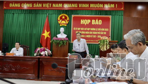 Họp báo thông tin kỳ họp cuối năm của HĐND thành phố