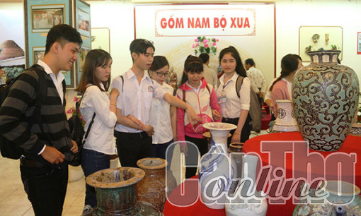 Ðẩy mạnh học tập suốt đời trong thư viện, bảo tàng, trung tâm văn hóa