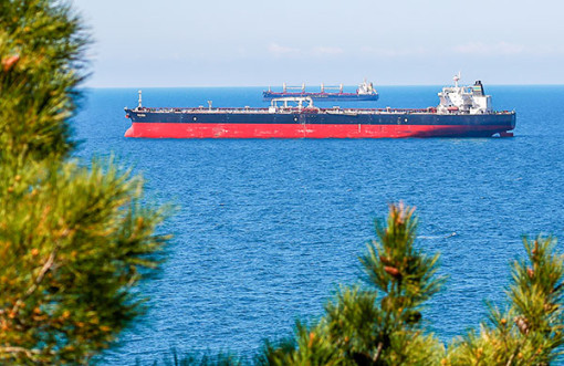 Nguồn dầu giá rẻ của Nga chuyển mạnh sang châu Á