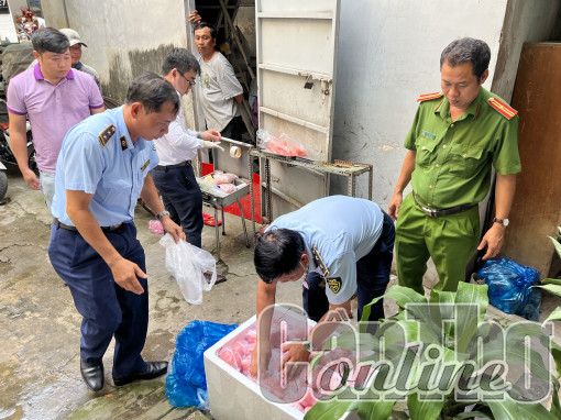 Phát hiện 60kg chả cá chứa hàn the