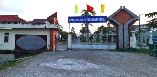 Cà Mau: Một nam sinh bị chém gần cổng trường
