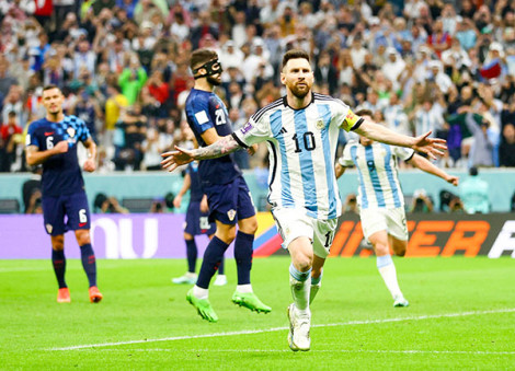 Messi đâu chỉ có đôi chân “ma thuật”