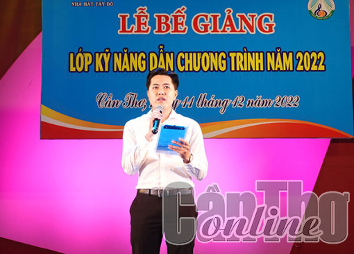 Trau dồi kỹ năng dẫn chương trình