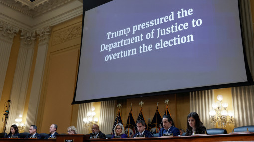 Ông Trump trước nguy cơ bị truy tố hình sự