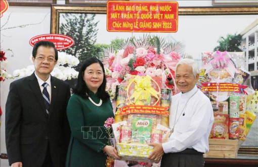 Trưởng ban Dân vận Trung ương chúc mừng Giáng sinh tại An Giang