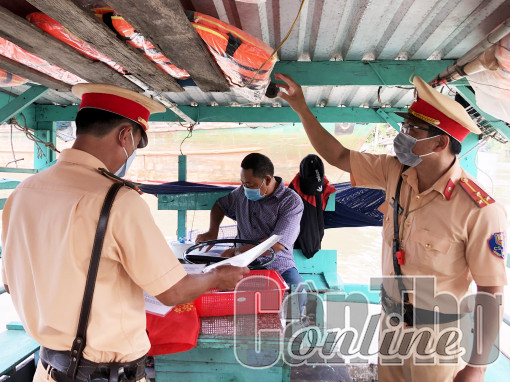 Tăng cường kiểm tra, đảm bảo an toàn giao thông tuyến đường thủy nội địa dịp Tết