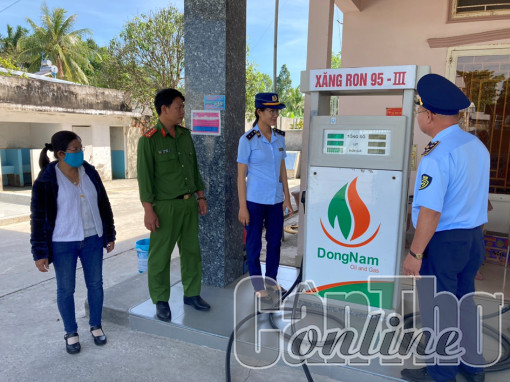 Xử phạt 1 doanh nghiệp xăng dầu giảm lượng hàng bán ra