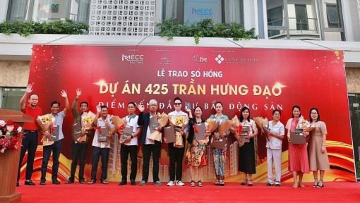 Dự án Khu dân cư 425 Trần Hưng Đạo bàn giao sổ hồng tới tay cư dân thành phố Vị Thanh, tỉnh Hậu Giang