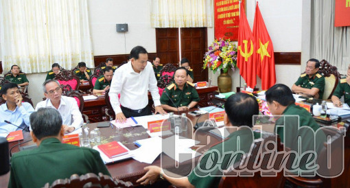 Xây dựng lực lượng vũ trang Quân khu 9 vững mạnh về chính trị