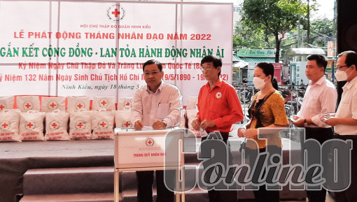 Nhiều hoạt động xã hội nhân đạo