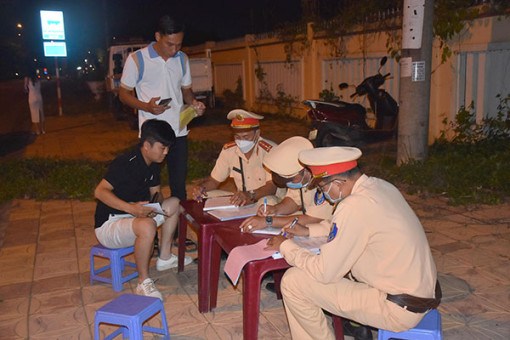 Tăng cường tuần tra, xử lý nghiêm vi phạm an toàn giao thông