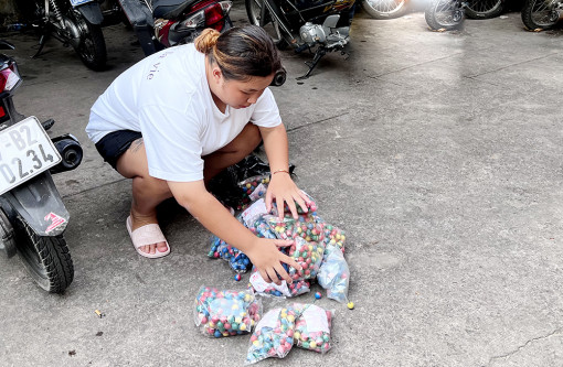 An Giang: Bắt quả tang đối tượng vận chuyển 5,4kg pháo nổ
