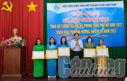 Xây dựng tổ chức Hội vững mạnh, hỗ trợ phụ nữ phát triển toàn diện