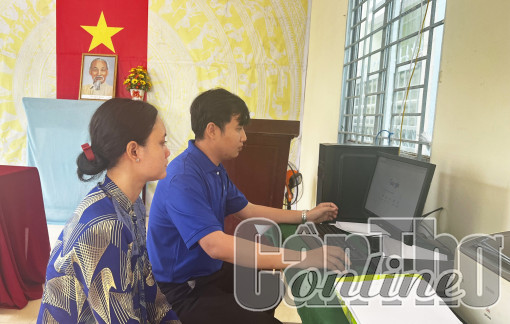 Tạo thuận lợi để người dân thực hiện hồ sơ dịch vụ công trực tuyến