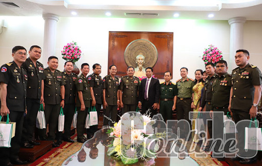 Bộ Tư lệnh Lục quân - Quân đội Hoàng gia Campuchia chúc Tết lãnh đạo TP Cần Thơ