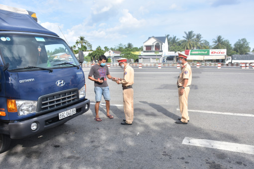 Tiếp tục thực hiện đồng bộ các biện pháp bảo đảm trật tự an toàn giao thông