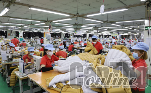 Nỗ lực trả lương, thưởng Tết cho công nhân, người lao động