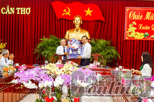 Ban Ðại diện Hội thánh Tin lành Việt Nam (miền Nam) chúc Tết lãnh đạo thành phố