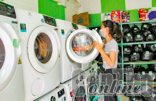 Dịch vụ vệ sinh tất bật mùa kinh doanh Tết