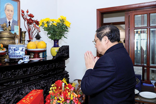 Thủ tướng Phạm Minh Chính dâng hương tưởng niệm Thủ tướng Phạm Văn Ðồng, Ðại tướng Võ Nguyên Giáp