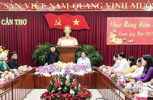 Trung ương Giáo hội Phật giáo Hòa Hảo chúc Tết lãnh đạo thành phố