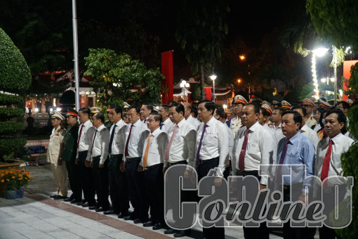 Lãnh đạo TP Cần Thơ viếng Nghĩa trang Liệt sĩ  thành phố và Tượng đài Bác Hồ