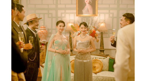 Chưa được vạ thì má đã sưng!