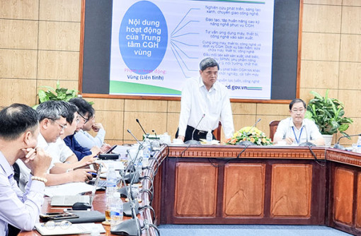 Thúc đẩy xây dựng Trung tâm cơ giới hóa nông nghiệp vùng ÐBSCL