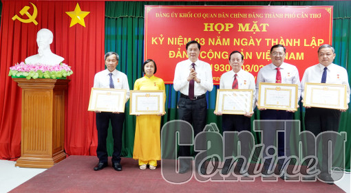 Họp mặt kỷ niệm 93 năm Ngày thành lập Đảng Cộng sản Việt Nam