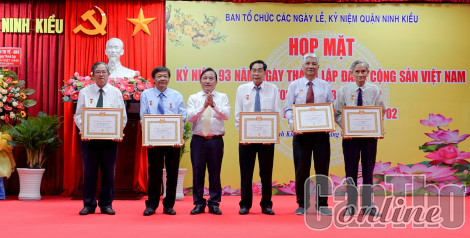 Nhiều địa phương, đơn vị tổ chức họp mặt kỷ niệm 93 năm Ngày thành lập Đảng Cộng sản Việt Nam