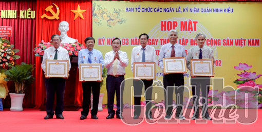 Nhiều địa phương, đơn vị tổ chức họp mặt kỷ niệm 93 năm Ngày thành lập Đảng Cộng sản Việt Nam