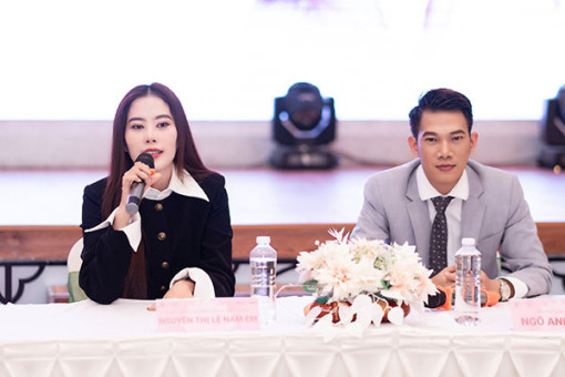 Hoa hậu Nam Em và ông Ngô Anh Minh giao lưu khán giả hâm mộ trước thềm Hoa hậu ĐBSCL năm 2023