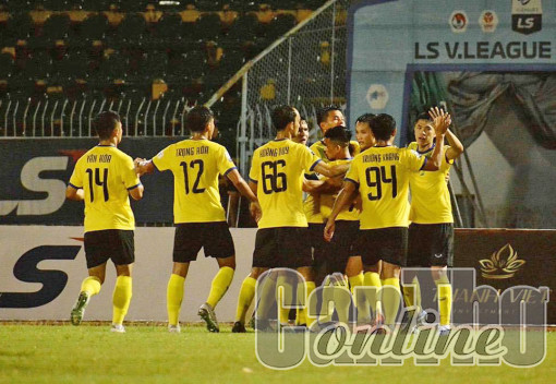 Bóng đá Cần Thơ làm lại từ đầu