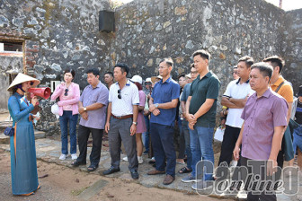 Phòng An ninh chính trị nội bộ Công an TP Cần Thơ hành quân về nguồn tại huyện Côn Ðảo