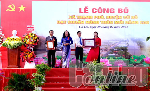 Thạnh Phú đón nhận danh hiệu “Xã nông thôn mới nâng cao”
