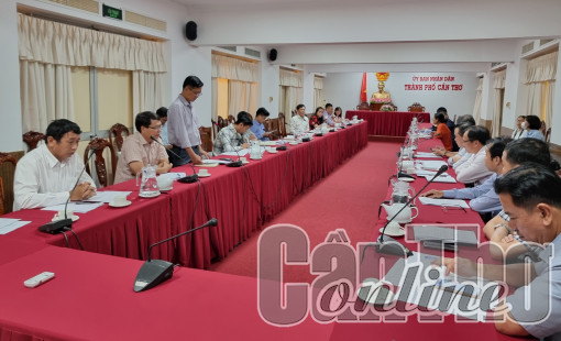 Đoàn Công tác Cơ quan Phát triển Pháp (AFD) tìm hiểu tình hình thực hiện Dự án Kè bờ sông Cần Thơ- Ứng phó biến đổi khí hậu TP Cần Thơ