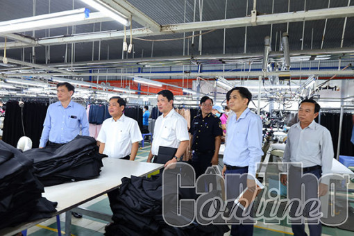 Tạo thuận lợi để doanh nghiệp may xuất khẩu tìm kiếm khách hàng và mở rộng thị trường