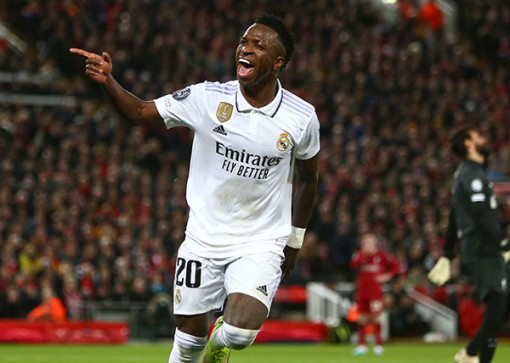 Vũ điệu Samba trên sân Anfield