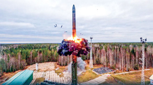 Nguy cơ chạy đua hạt nhân