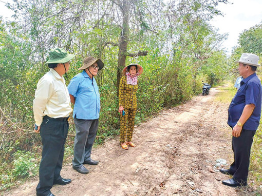 Dân miền biển Cà Mau phập phồng nỗi lo sóng dữ