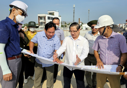 Chủ tịch UBND TP Cần Thơ Trần Việt Trường kiểm tra các công trình trọng điểm Dự án 3