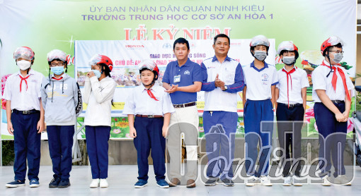 Phấn đấu kiềm chế và kéo giảm tai nạn giao thông