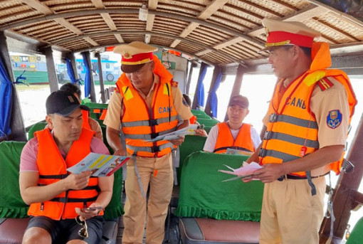 Kiểm tra các hoạt động vận chuyển hành khách đường thủy nội địa