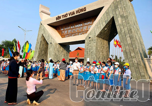 Khẩn trương hoàn thành biên soạn, thẩm định tài liệu giáo dục địa phương lớp 4