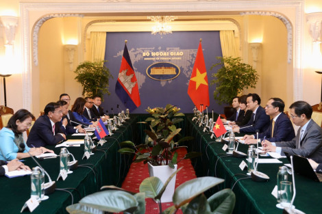 Tiếp tục duy trì trao đổi, tham vấn cấp cao và các cơ chế song phương giữa Việt Nam và Campuchia