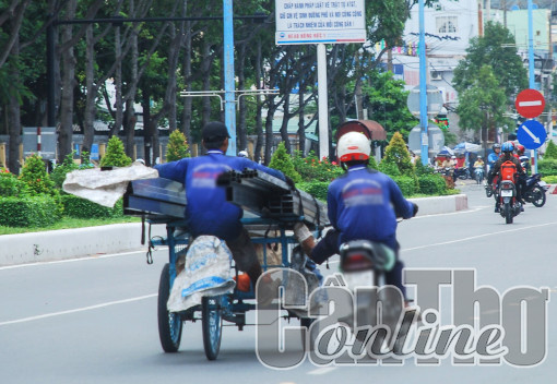 Mỗi người cần tuân thủ pháp luật về an toàn giao thông