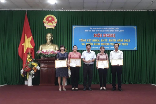 Quyết tâm hoàn thành các chỉ tiêu bảo hiểm xã hội, bảo hiểm y tế