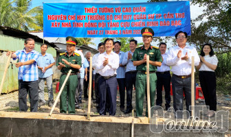 Thiếu tướng Vũ Cao Quân hỗ trợ xây dựng nhà cho cựu chiến binh có hoàn cảnh khó khăn